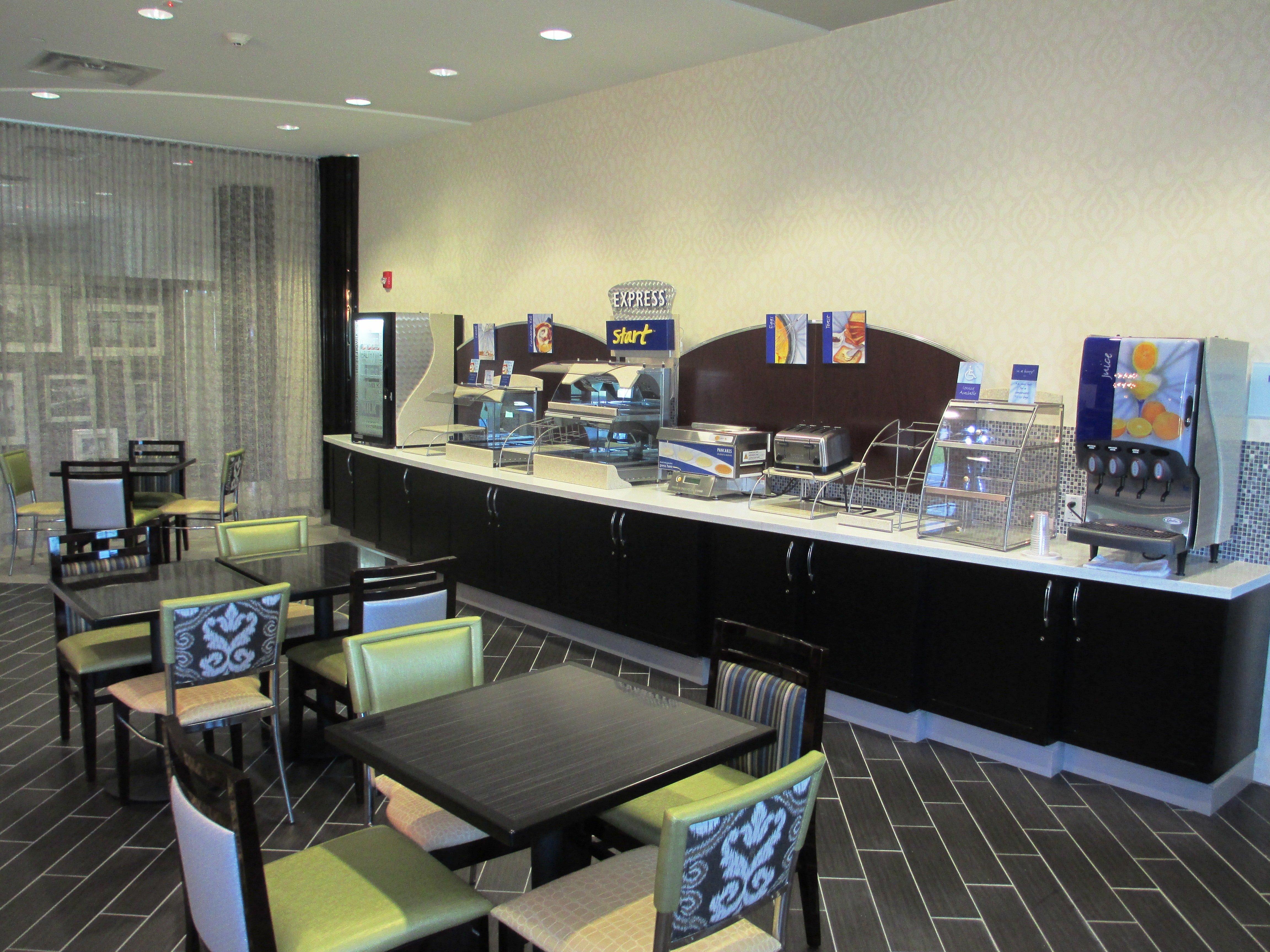 Holiday Inn Express & Suites Kansas City Airport By Ihg Eksteriør bilde