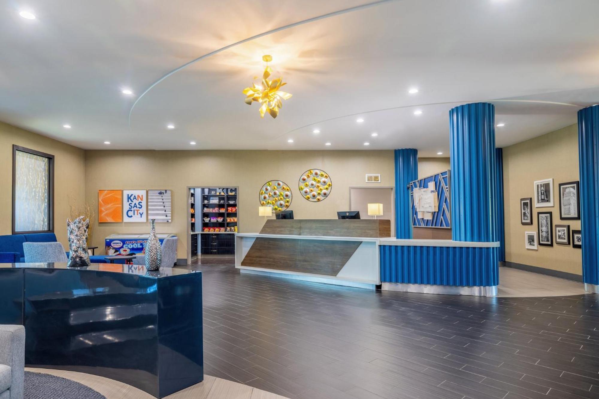 Holiday Inn Express & Suites Kansas City Airport By Ihg Eksteriør bilde