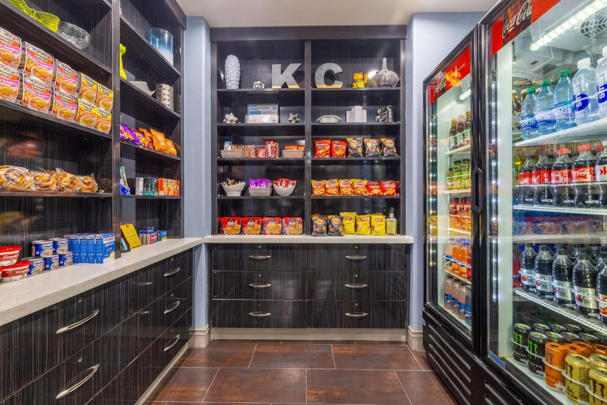 Holiday Inn Express & Suites Kansas City Airport By Ihg Eksteriør bilde