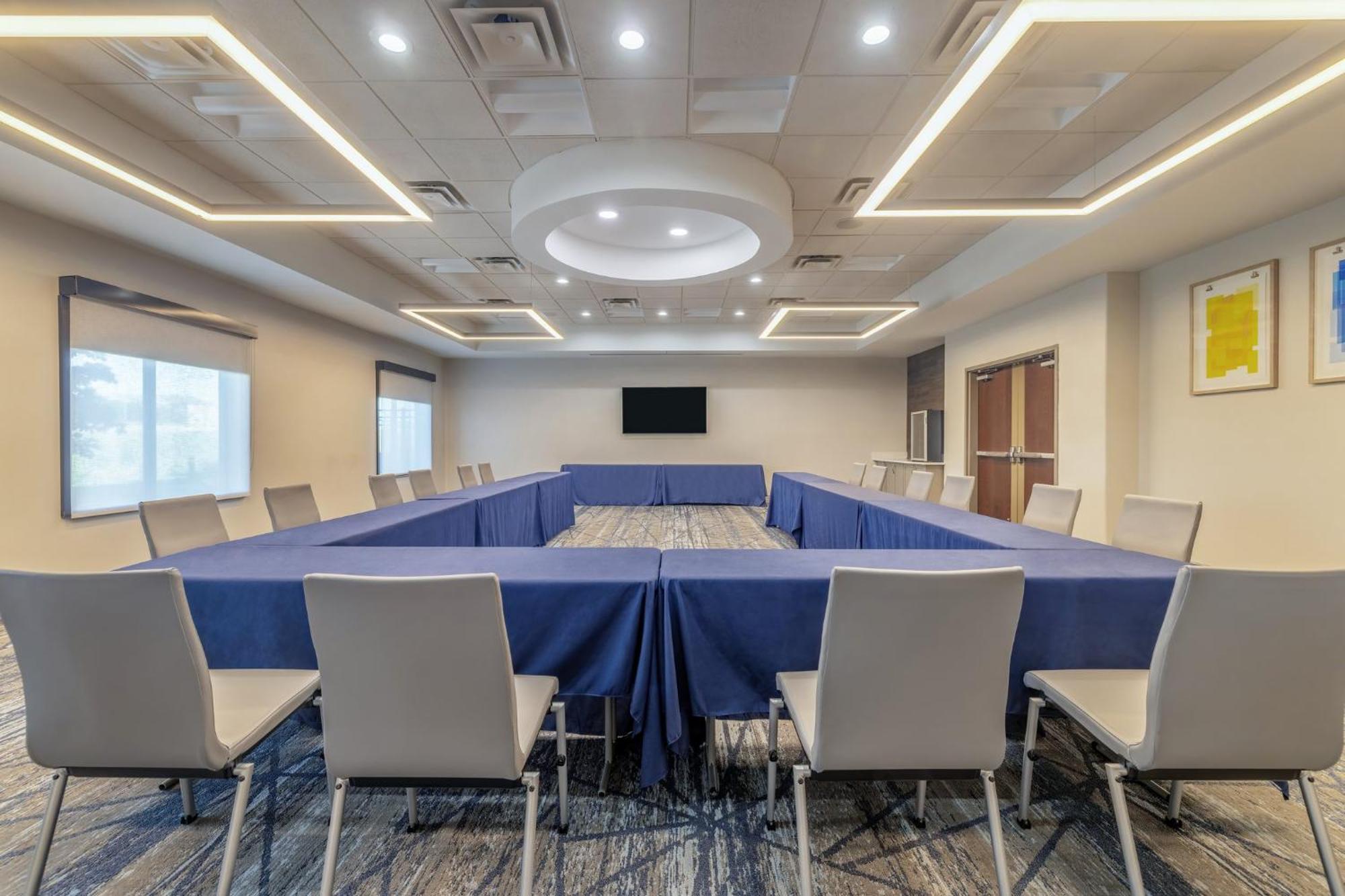 Holiday Inn Express & Suites Kansas City Airport By Ihg Eksteriør bilde