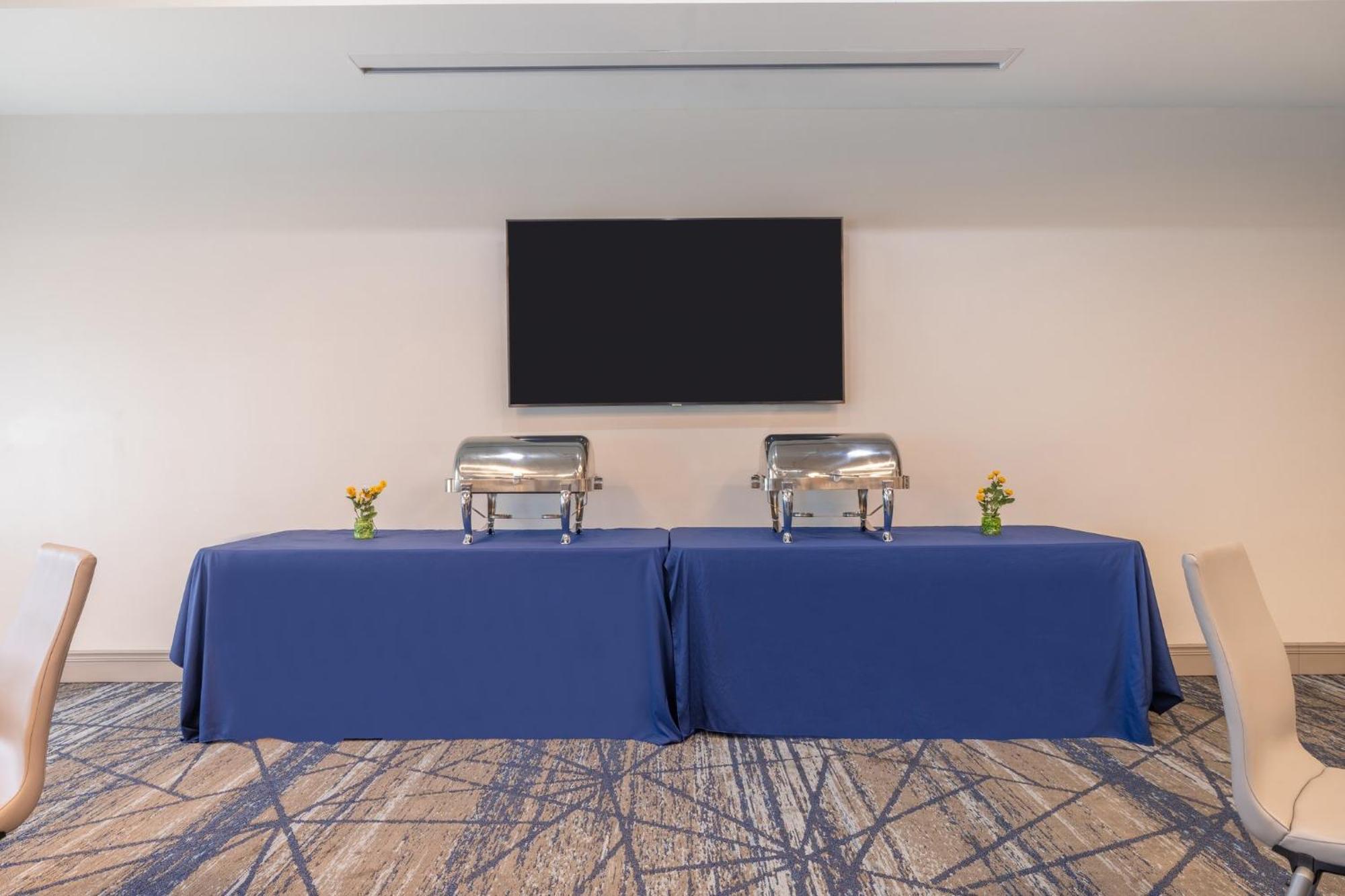 Holiday Inn Express & Suites Kansas City Airport By Ihg Eksteriør bilde