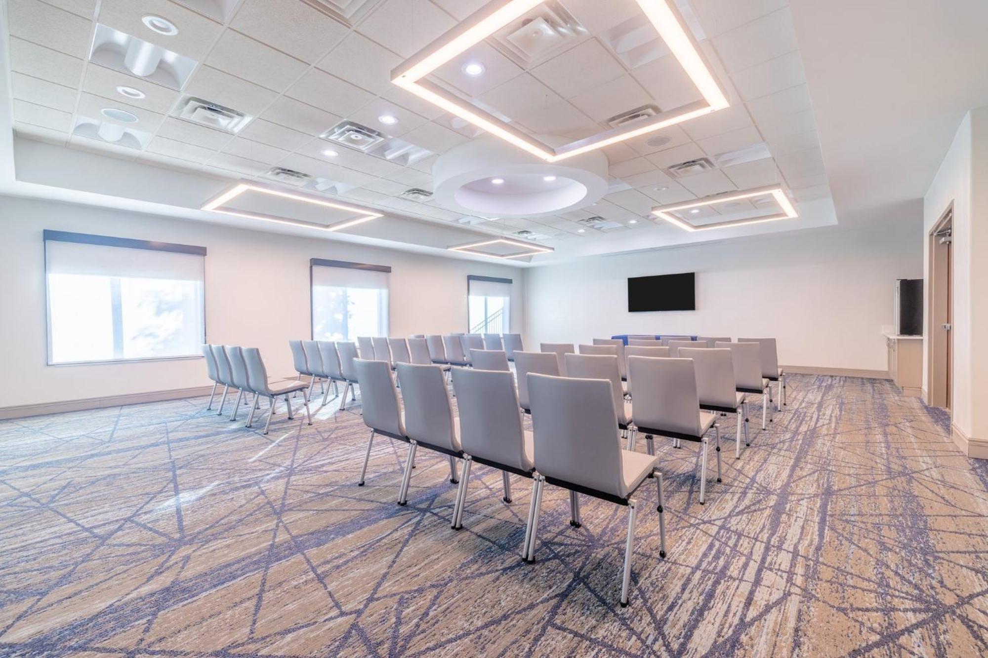 Holiday Inn Express & Suites Kansas City Airport By Ihg Eksteriør bilde