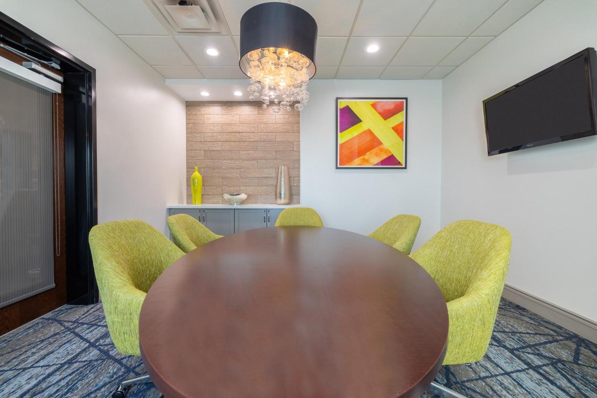 Holiday Inn Express & Suites Kansas City Airport By Ihg Eksteriør bilde