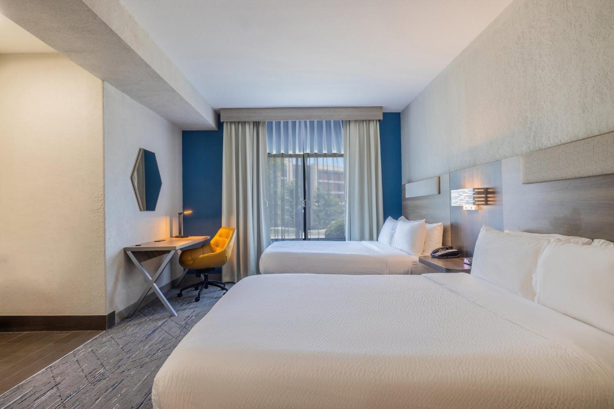 Holiday Inn Express & Suites Kansas City Airport By Ihg Eksteriør bilde