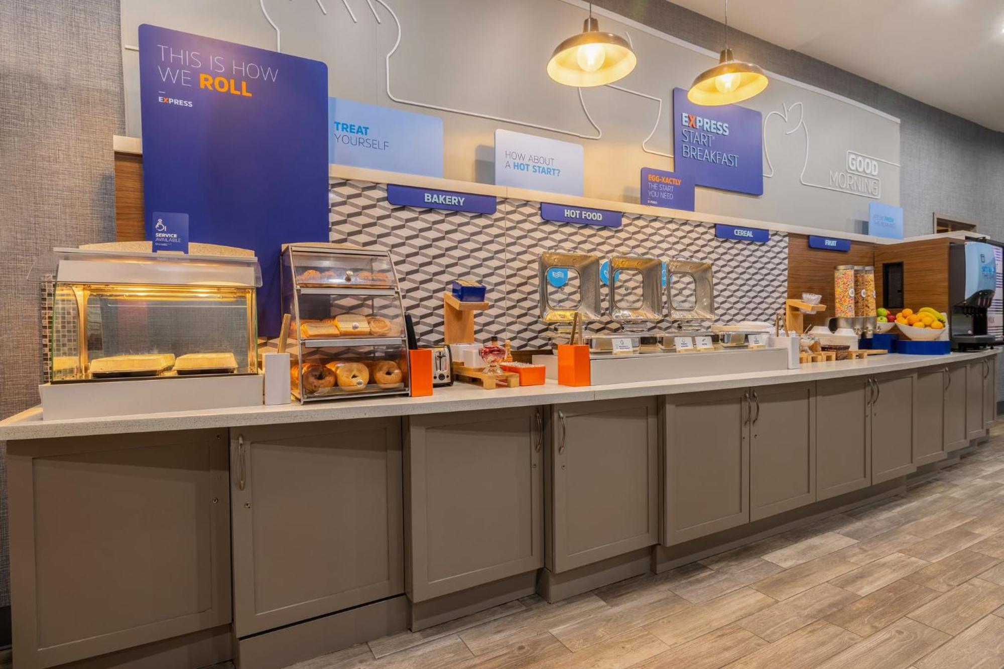 Holiday Inn Express & Suites Kansas City Airport By Ihg Eksteriør bilde