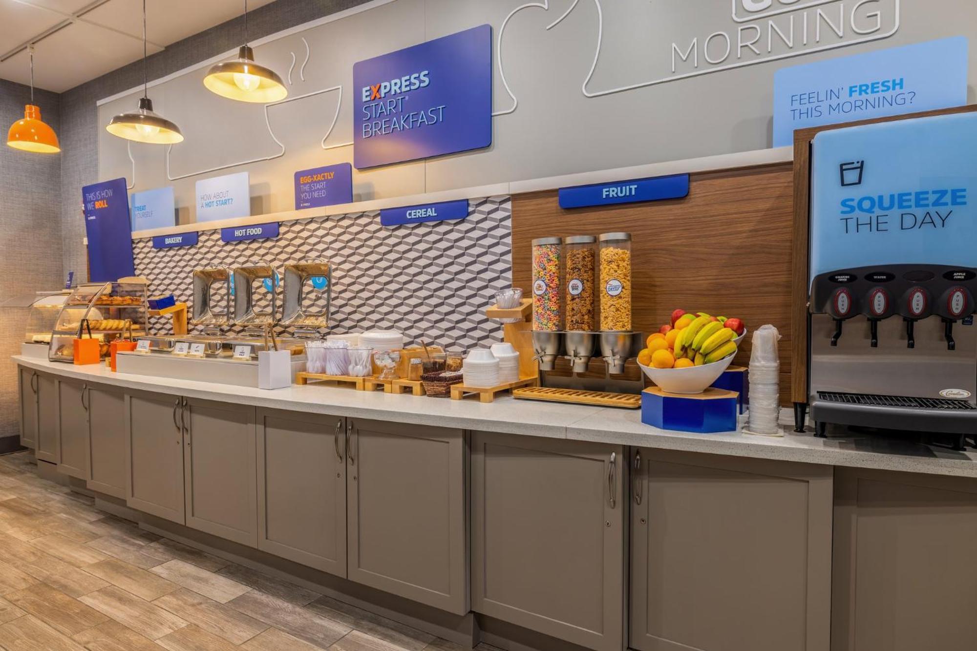 Holiday Inn Express & Suites Kansas City Airport By Ihg Eksteriør bilde