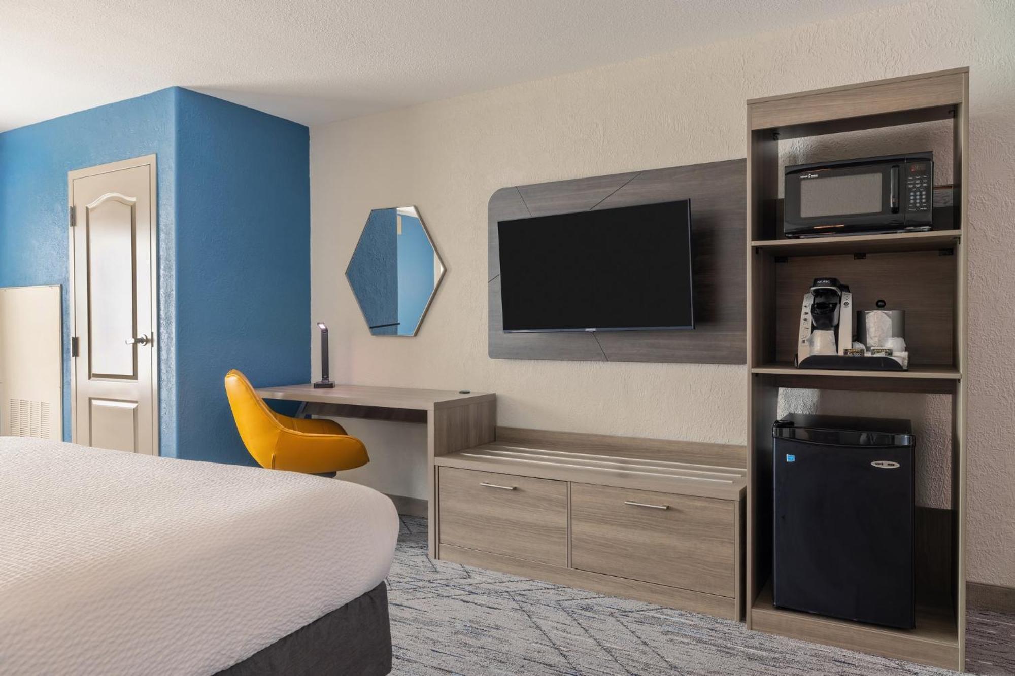 Holiday Inn Express & Suites Kansas City Airport By Ihg Eksteriør bilde