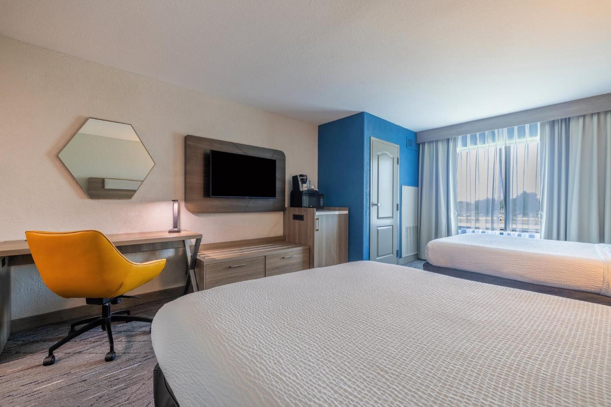 Holiday Inn Express & Suites Kansas City Airport By Ihg Eksteriør bilde