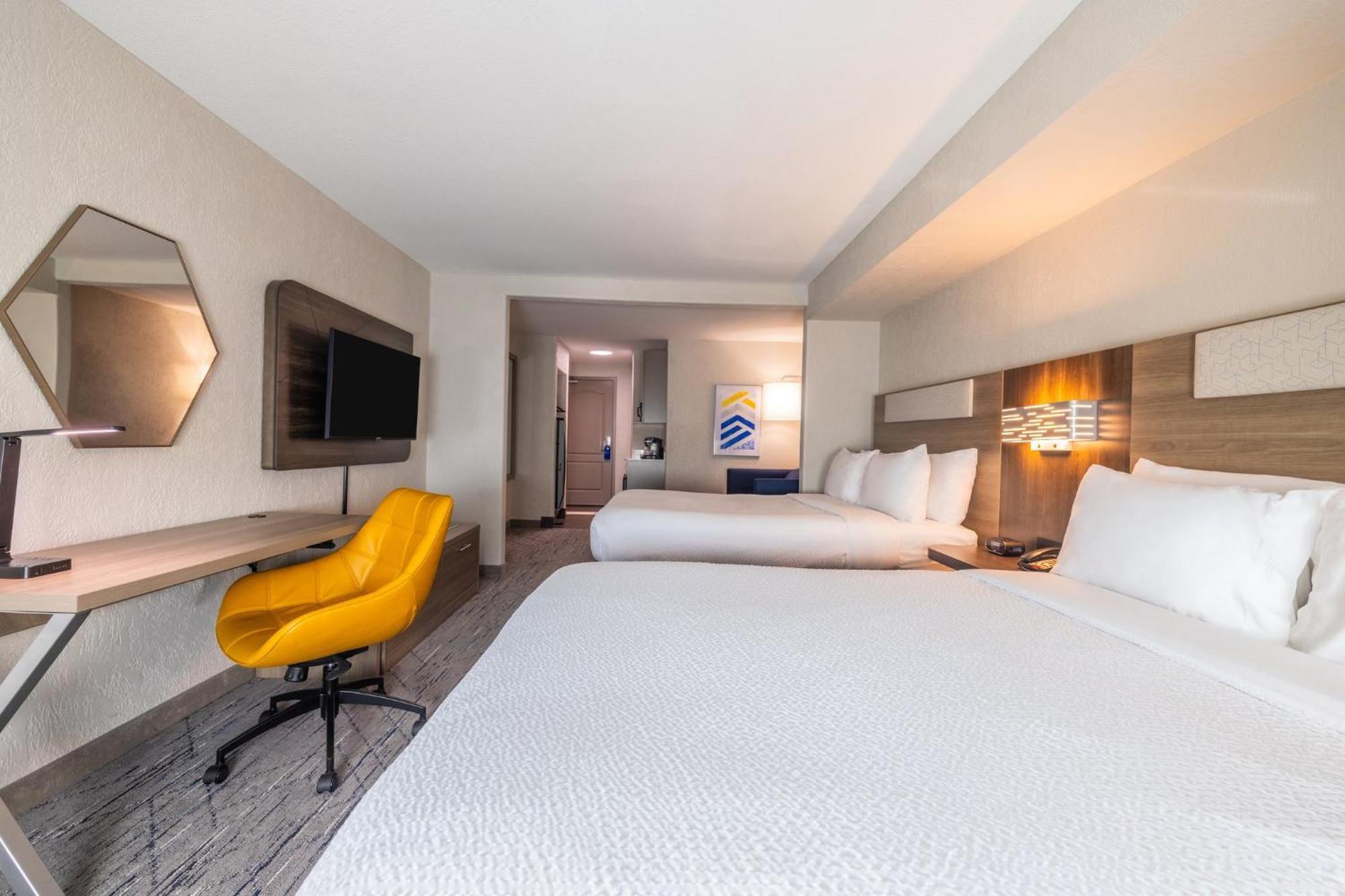 Holiday Inn Express & Suites Kansas City Airport By Ihg Eksteriør bilde
