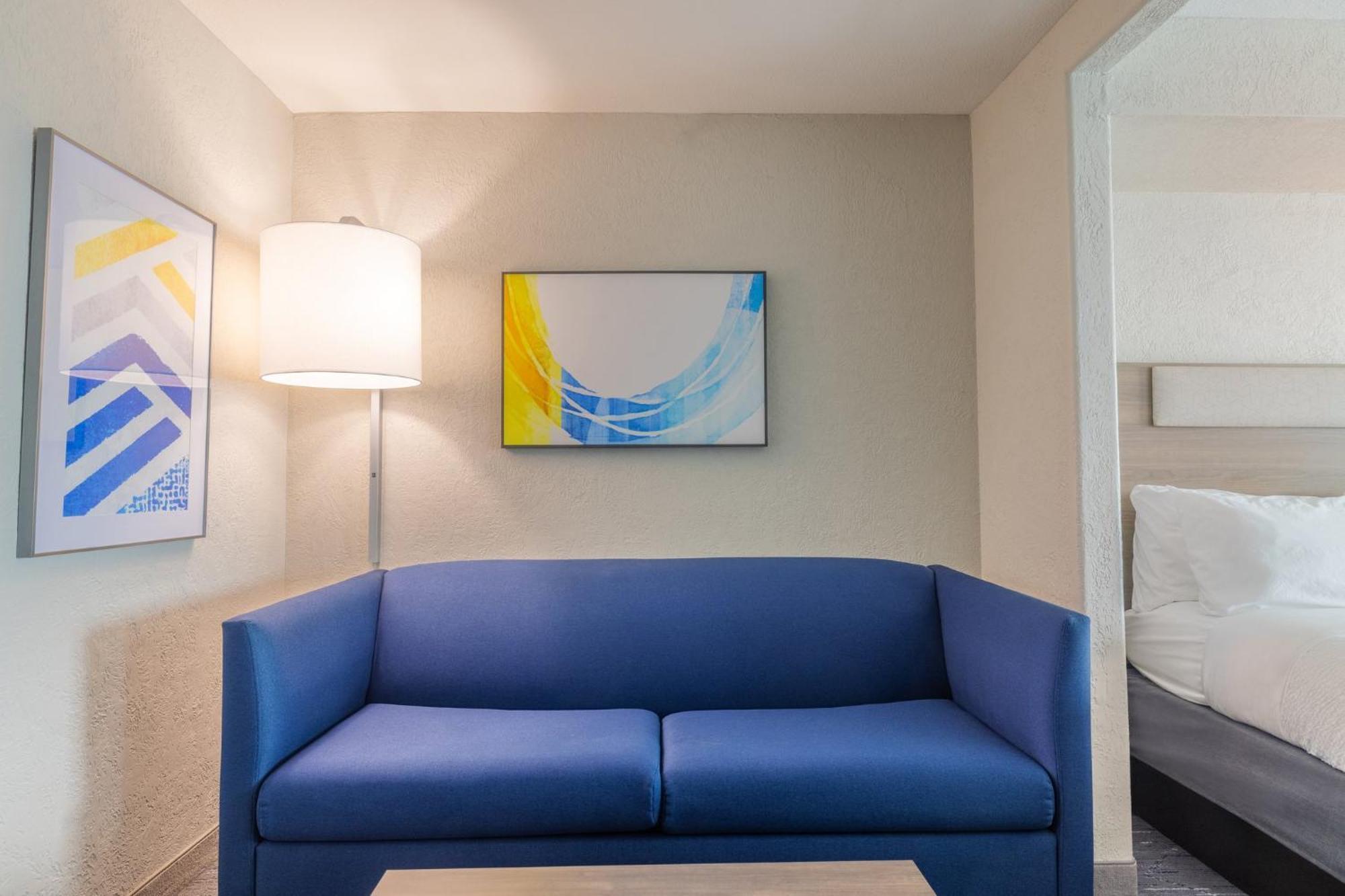 Holiday Inn Express & Suites Kansas City Airport By Ihg Eksteriør bilde