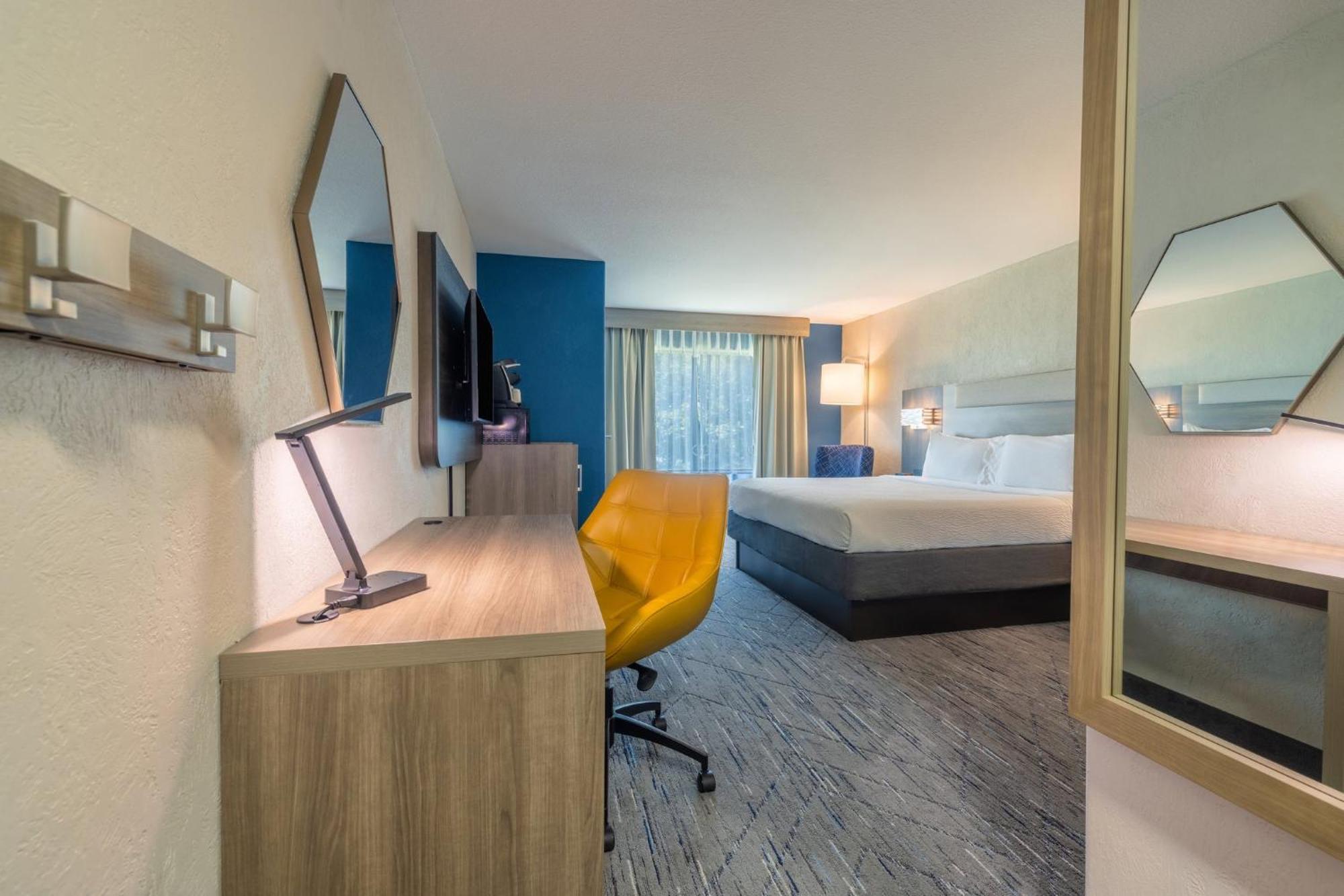 Holiday Inn Express & Suites Kansas City Airport By Ihg Eksteriør bilde