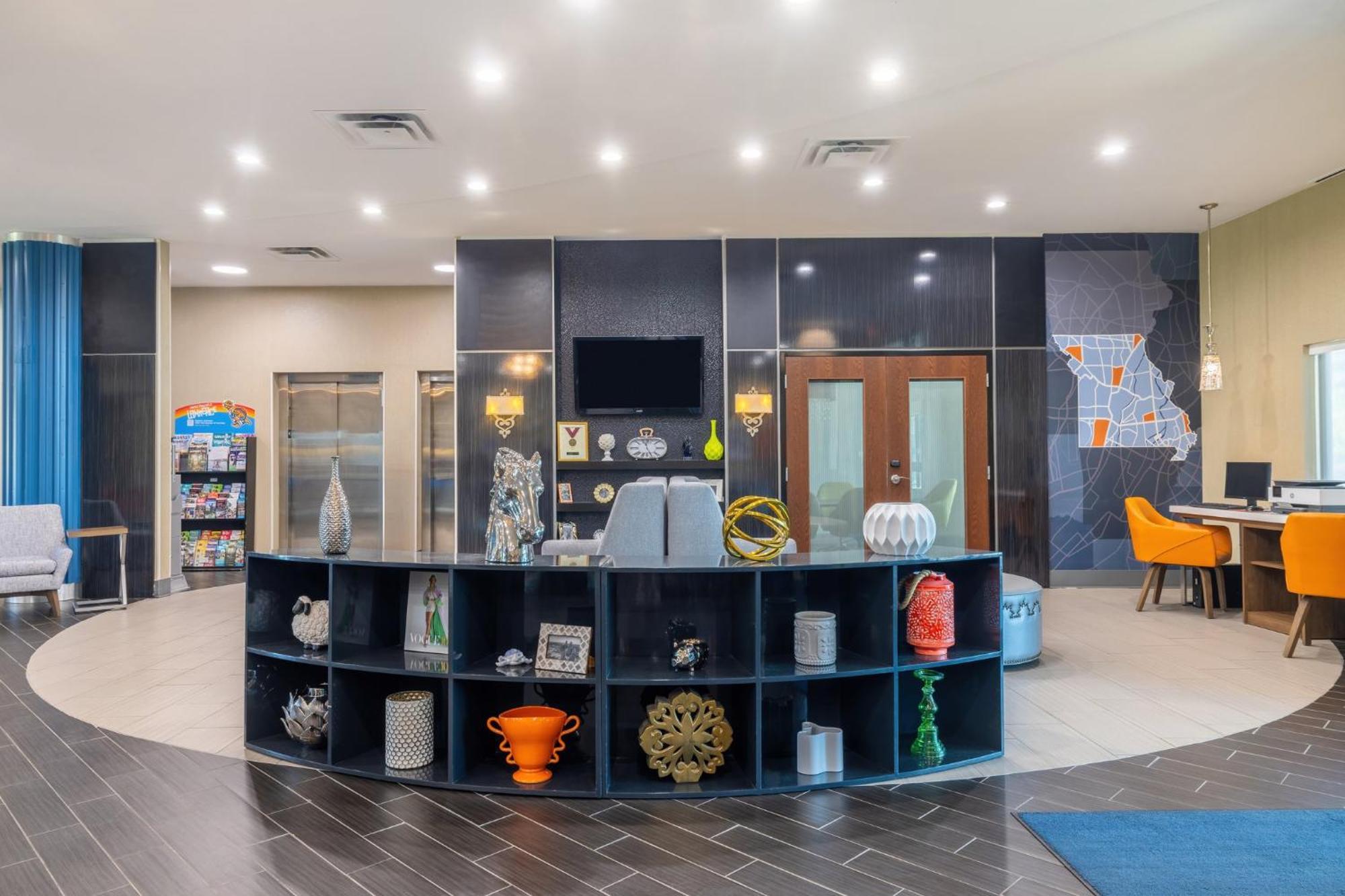 Holiday Inn Express & Suites Kansas City Airport By Ihg Eksteriør bilde