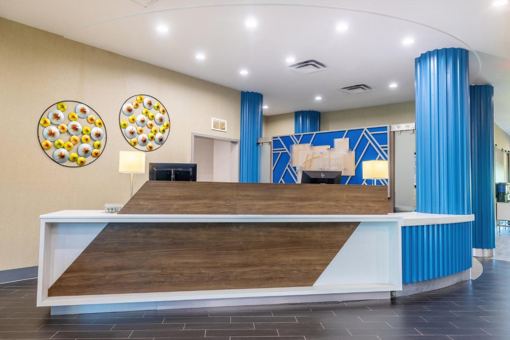 Holiday Inn Express & Suites Kansas City Airport By Ihg Eksteriør bilde