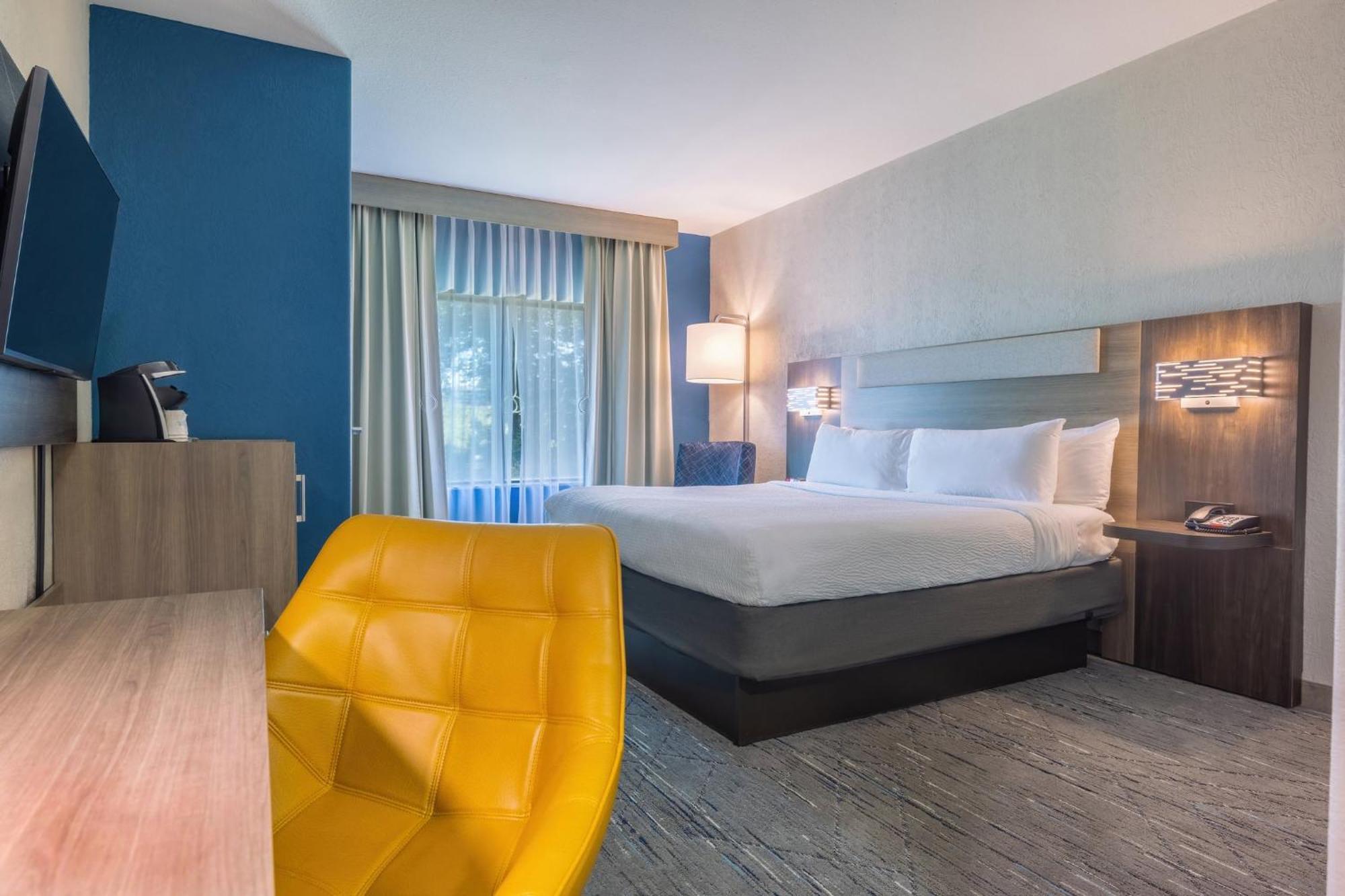 Holiday Inn Express & Suites Kansas City Airport By Ihg Eksteriør bilde