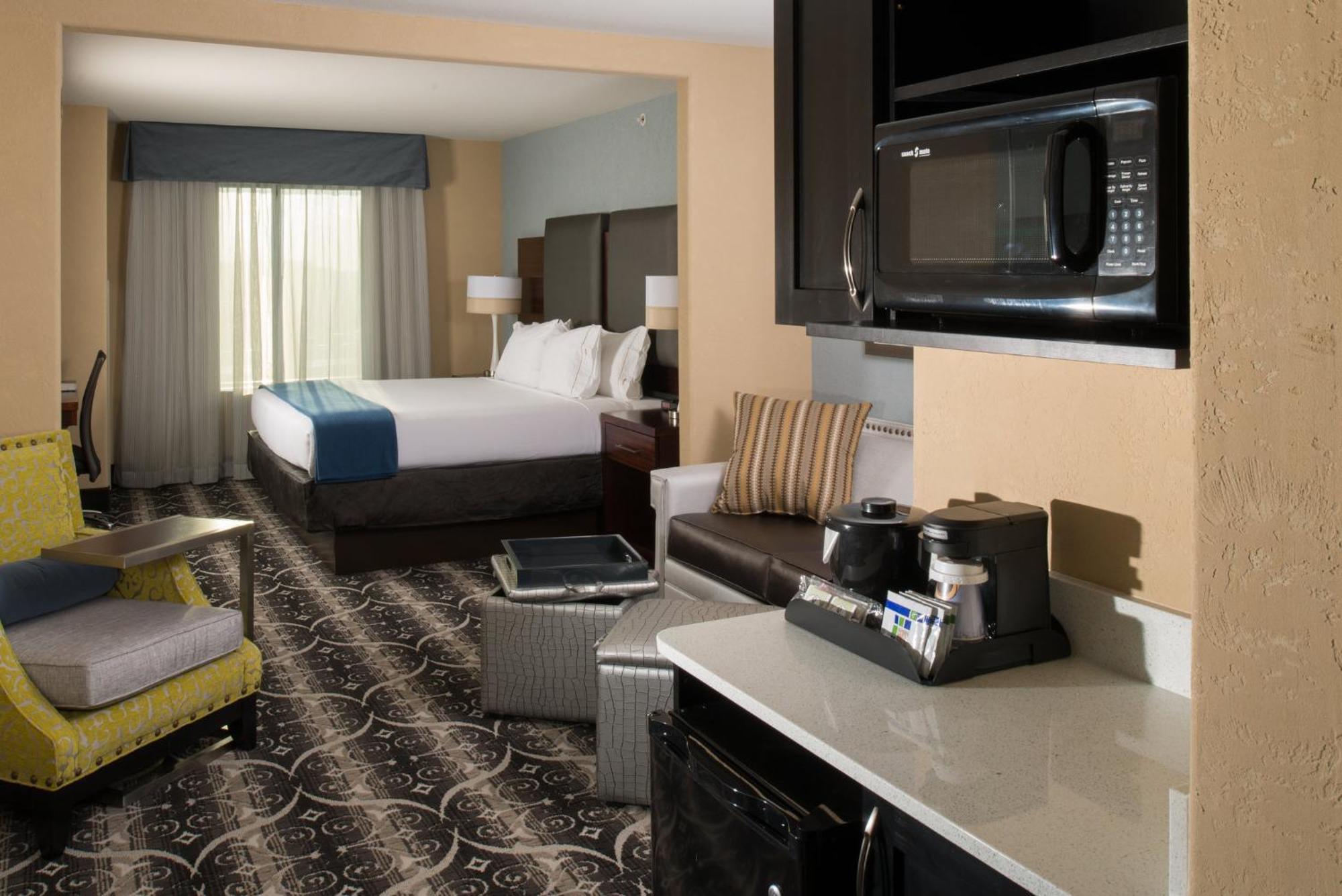 Holiday Inn Express & Suites Kansas City Airport By Ihg Eksteriør bilde